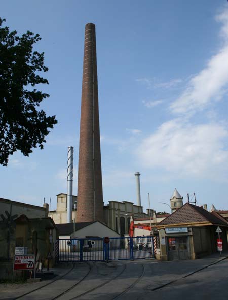 Der Haupteingang der Fabrik in seiner ursprünglichen Form
