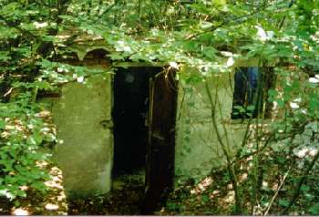 Ruinen eines Munitionswerkes in der Umgebung von Wiener Neustadt